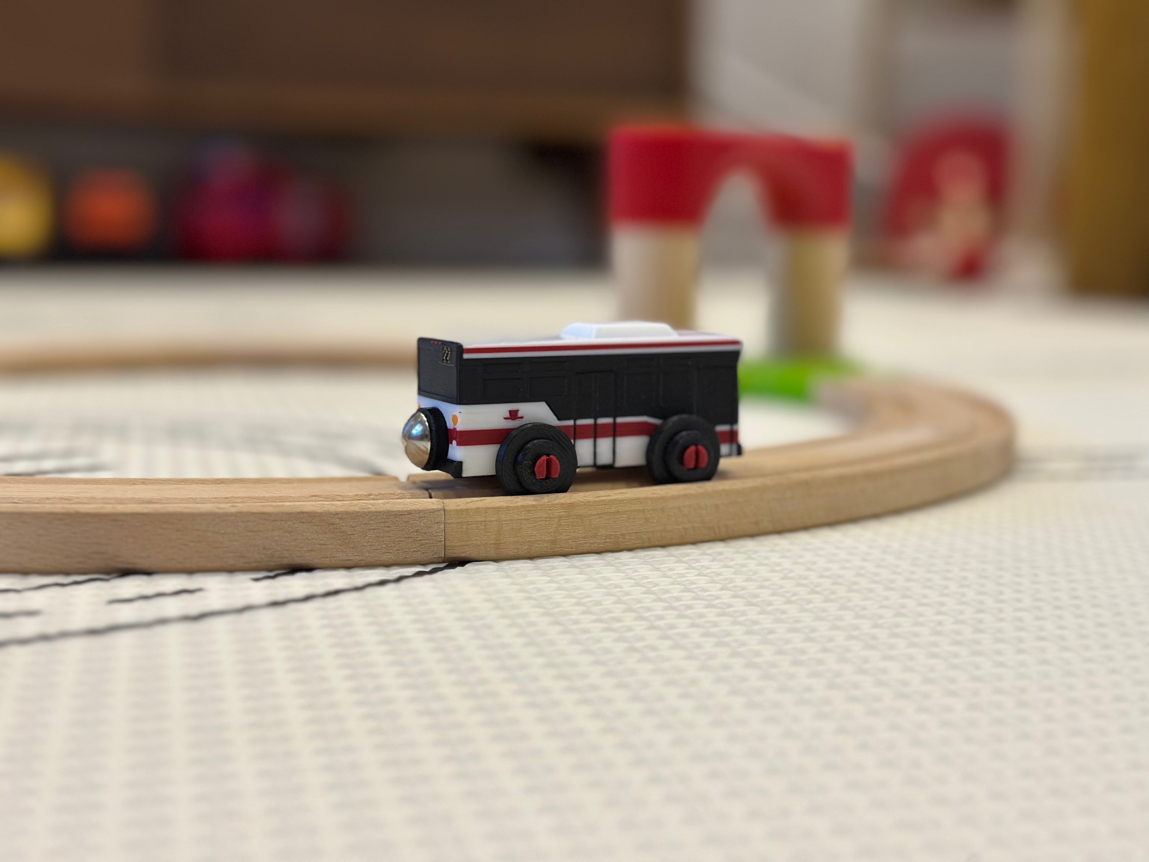 TTC Orion VII Bus Toy — Brio & IKEA LILLABO Compatible