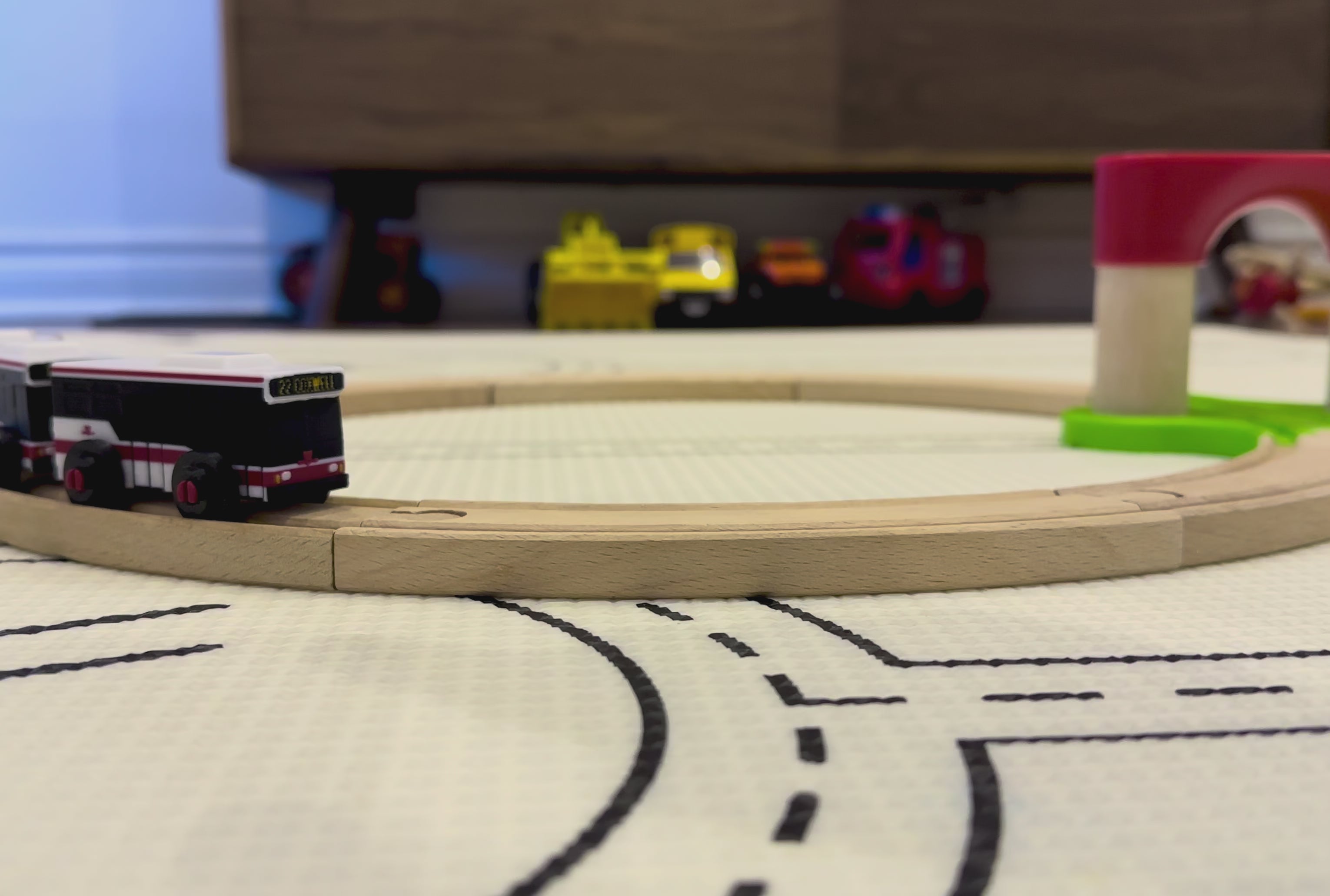 TTC Orion VII Bus Toy — Brio & IKEA LILLABO Compatible